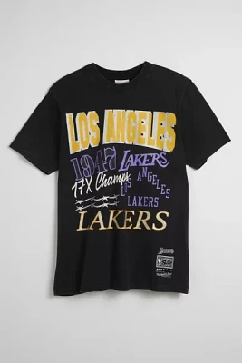 Tシャツ・カットソー Pro Standard UO Exclusive NBA Los Angeles Lakers Graphic Tee 97952923_010_b2?$xlarge$&fit=