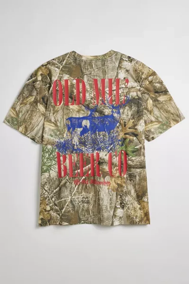 ★米国発*UrbanOutfitters*新作*Old Milwaukee Fishing TシャツC Old Milwaukee Fishing