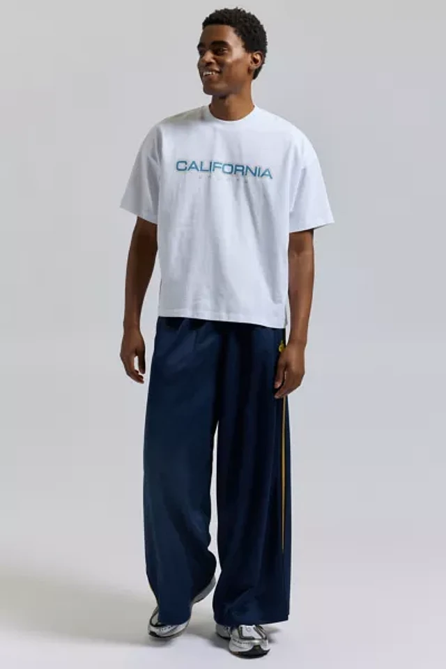 ★米国発*UrbanOutfitters*新作*Old Milwaukee Fishing TシャツH Old Milwaukee Fishing Graphic Tee | Urban Outfitters