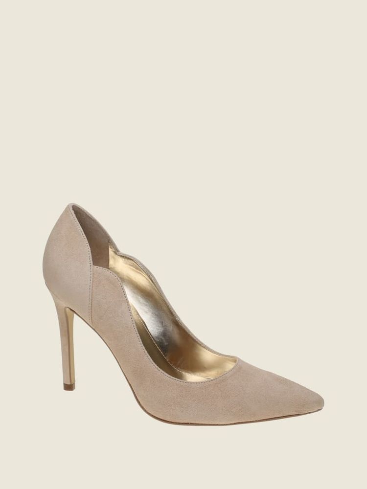 Guess pumps clearance