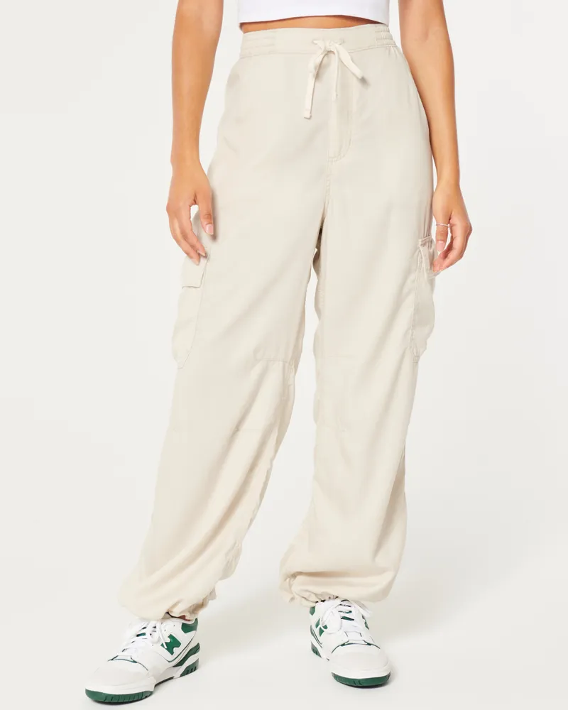 Hollister Adjustable Rise Extra Baggy Cargo Parachute Pants | Mall of ...