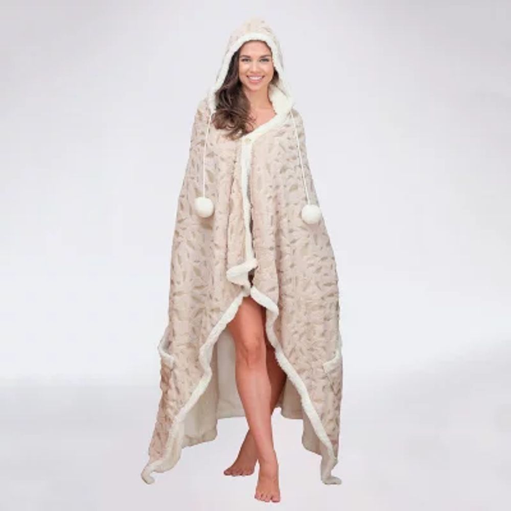 Lightweight wearable outlet blanket