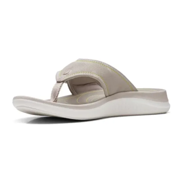 Clarks flip hotsell flops macy's