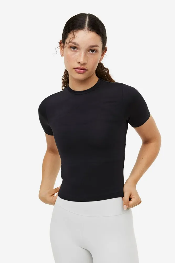 H&M DryMove™ Sports Crop Top Hamilton Place