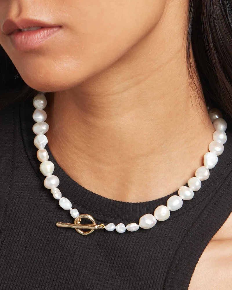 Baroque hot sale pearl necklace