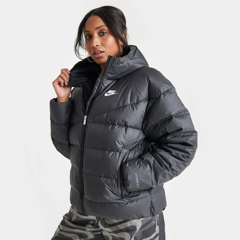 Womens nike hotsell windrunner jackets