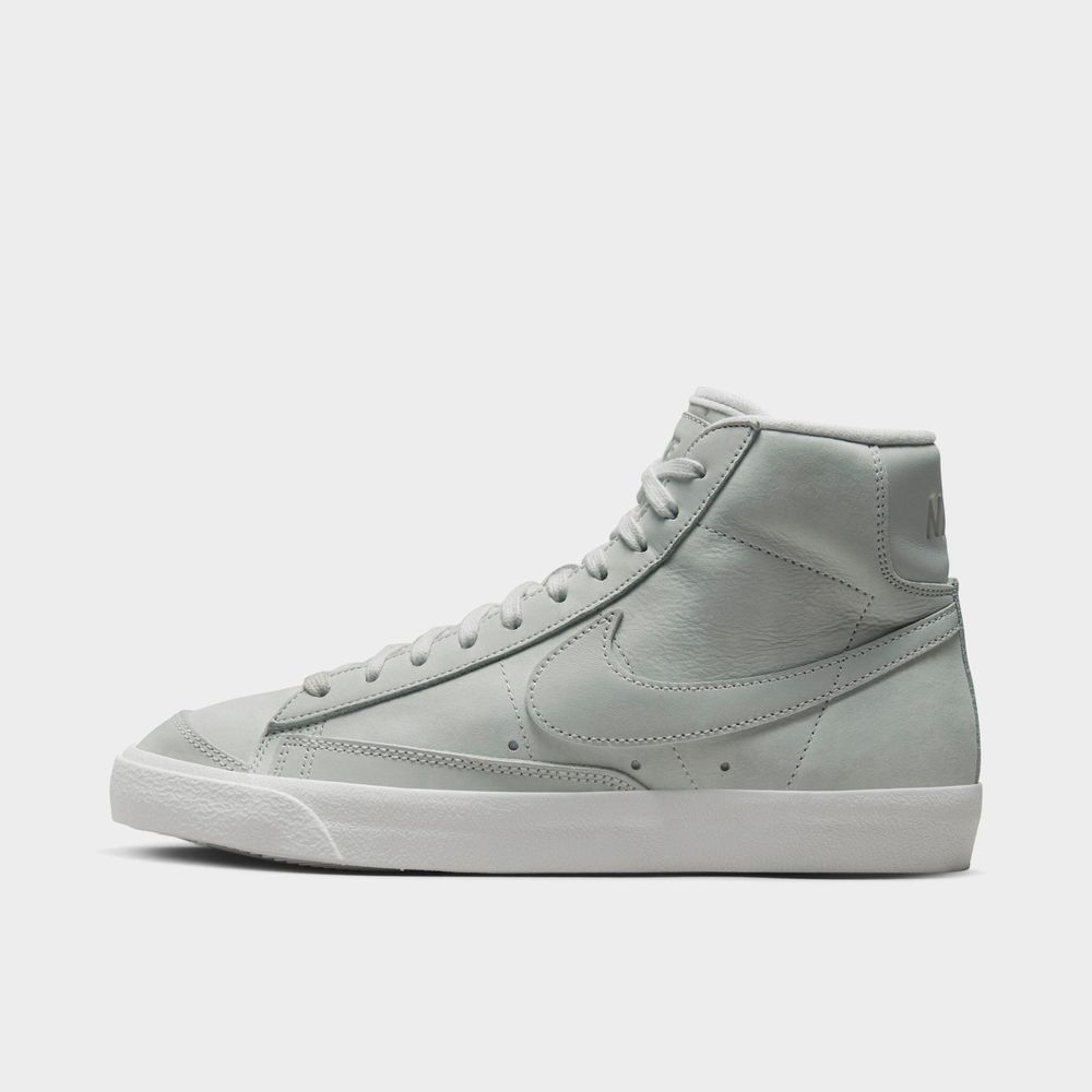 Women's nike blazer low se premium casual clearance shoes