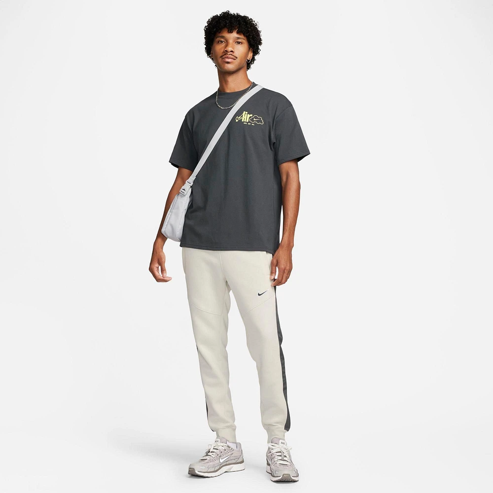 NIKE Men's Nike Sportswear Max90 Embrace the Air Graphic T