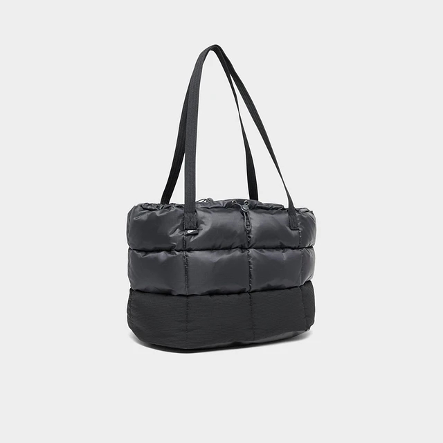 【NIKE】◆Sportswear Puffle Tote Bag (24L)◆FZ1316-010◆ Nike Sportswear Puffle Tote Bag (24L). Nike.com