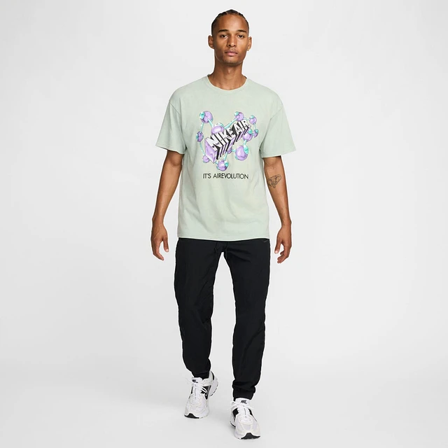 NIKE Men's Nike Sportswear NYC Graphic T-Shirt | Connecticut