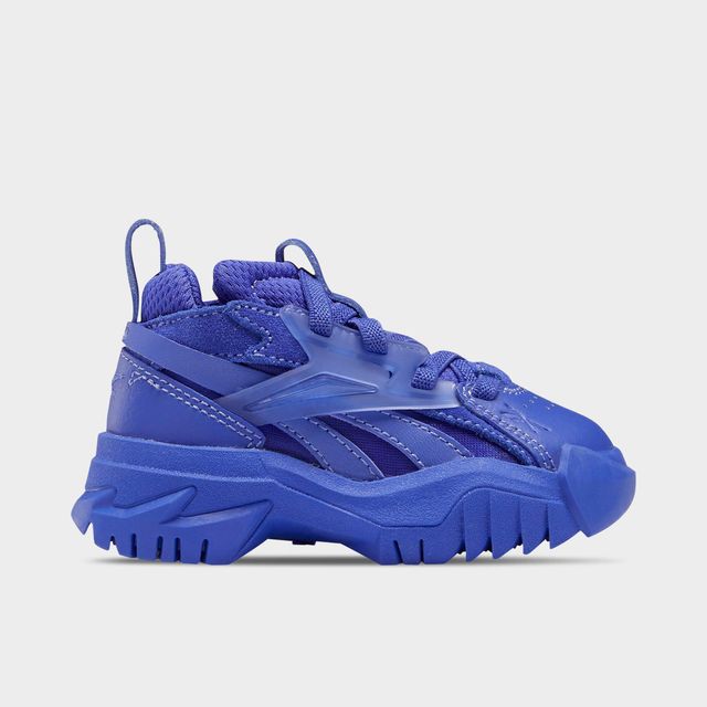 Finish line best sale reebok aztrek