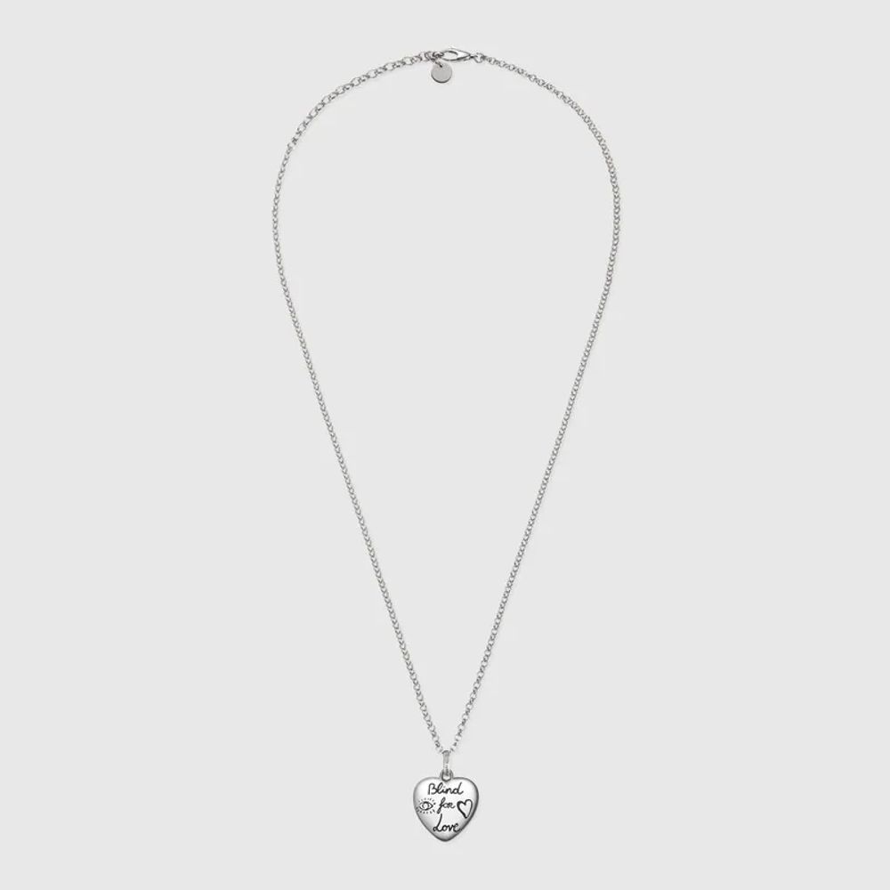 Gucci blind for love online necklace in silver