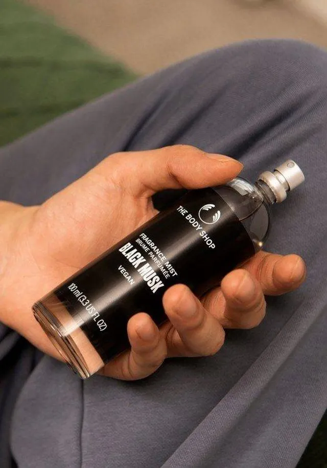 Body shop black musk fragrance mist outlet