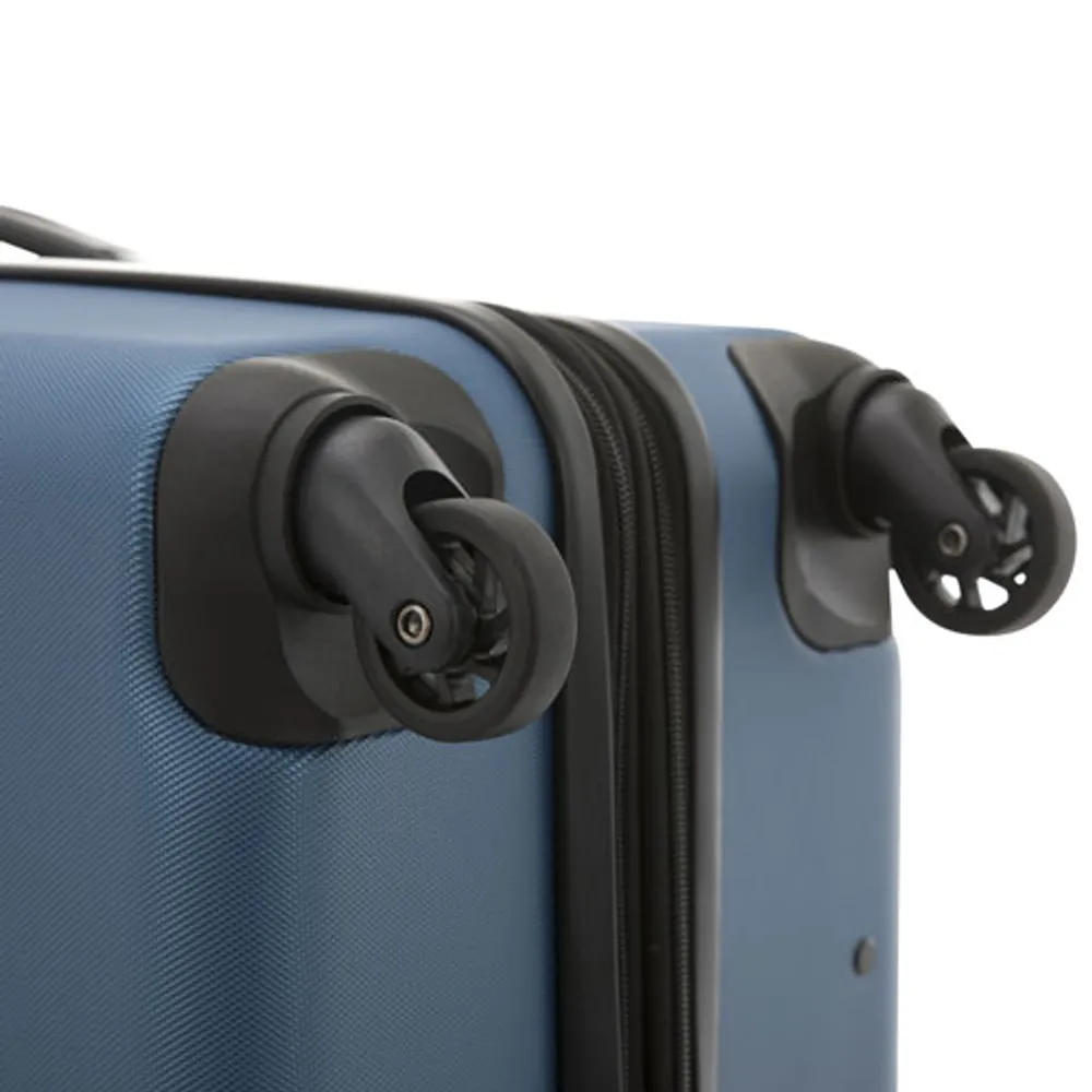 SWISSGEAR IL Madone 3Piece Hard Side 4Wheeled Expandable Luggage Set