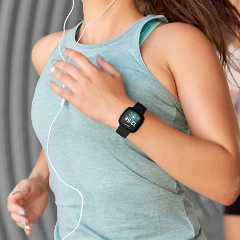 Sport chek cheap fitbit versa