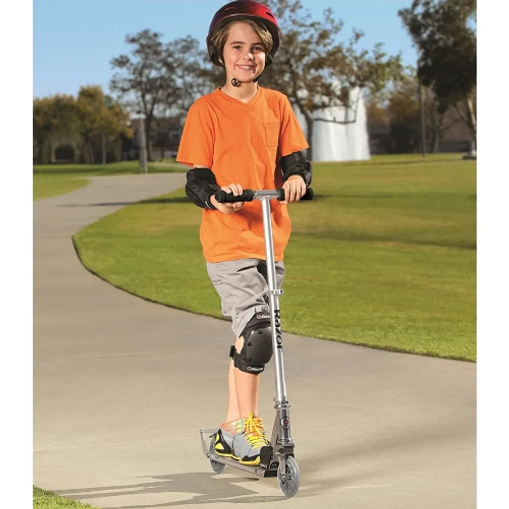 Razor a3 shop kick scooter