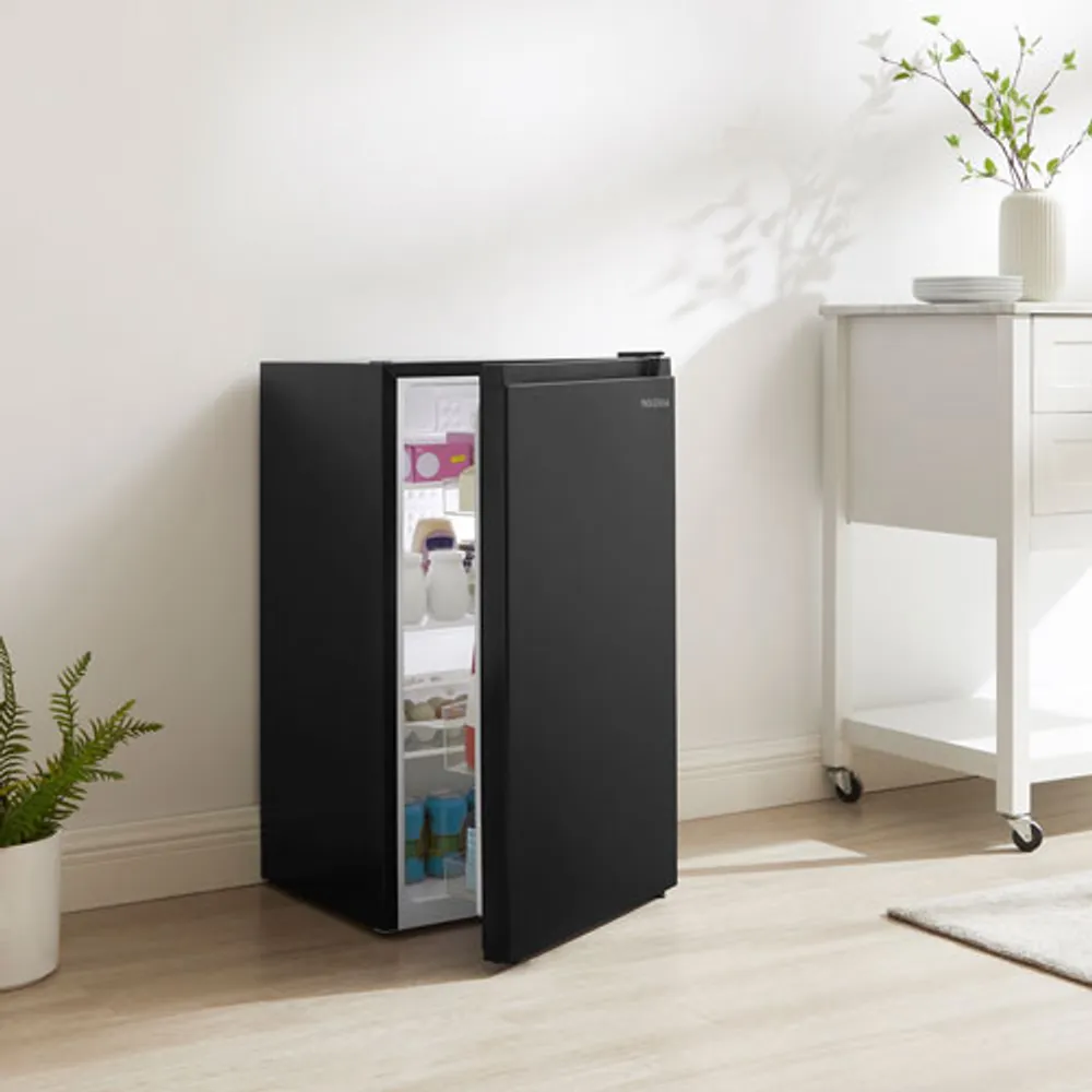 Insignia 3.3 Cu. Ft. Freestanding Bar Fridge NS CF33BK3 C
