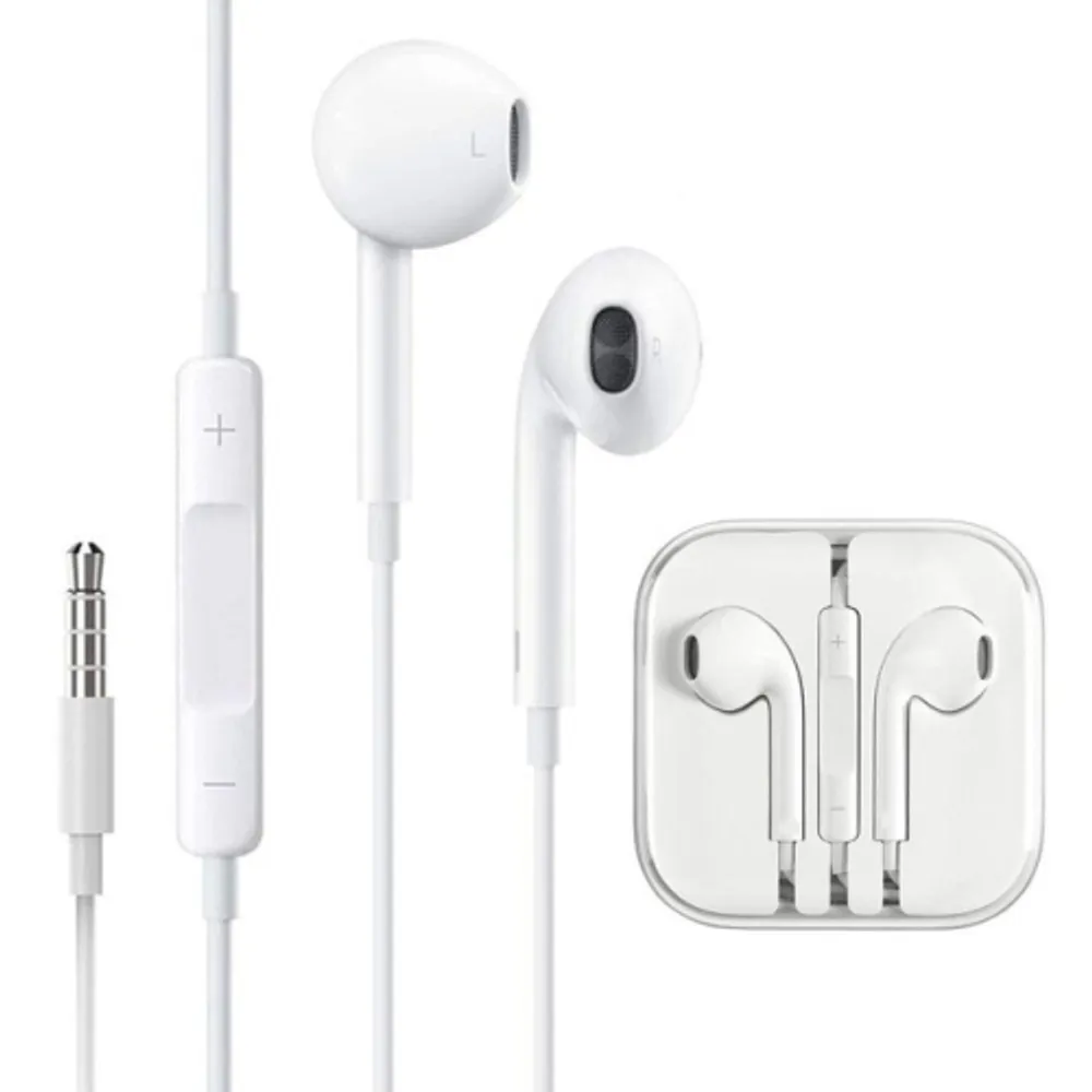 Aux outlet to earphone