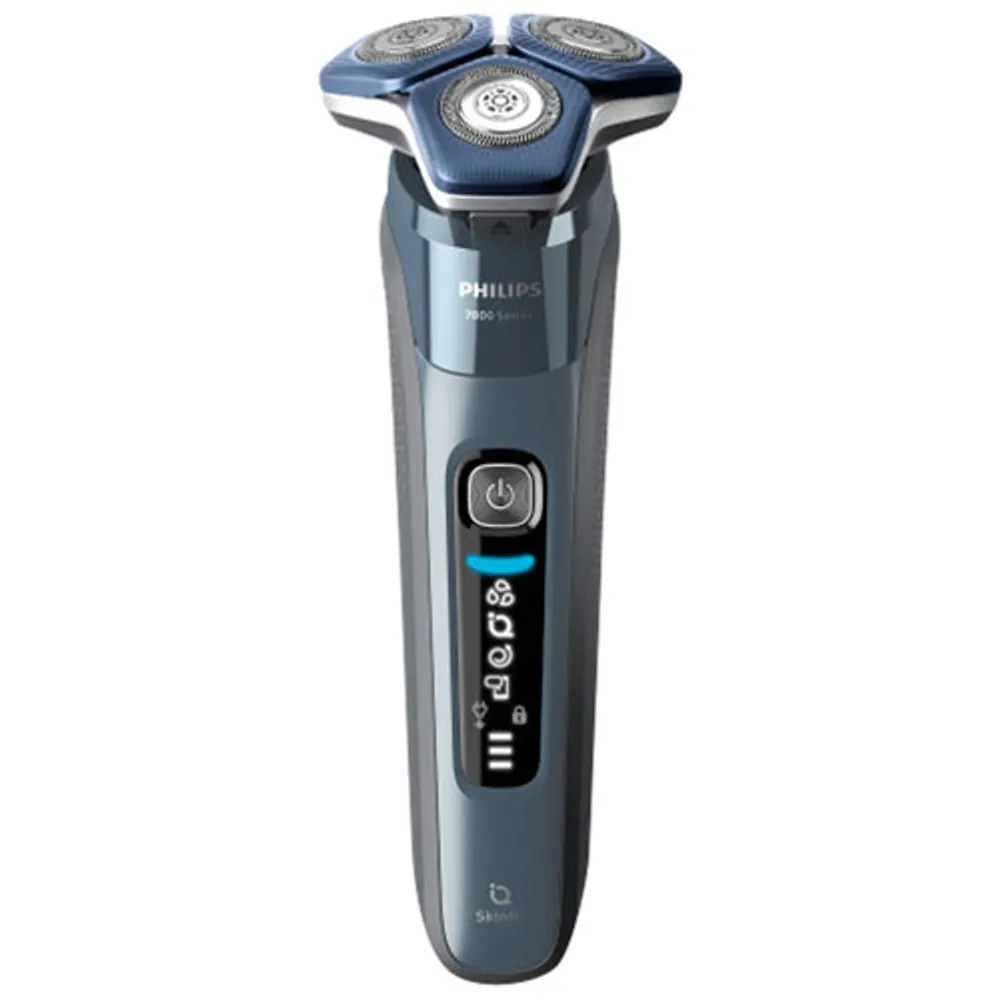 Philips Series 7000 Wet & Dry Shaver with Quick Clean Pod (S7882