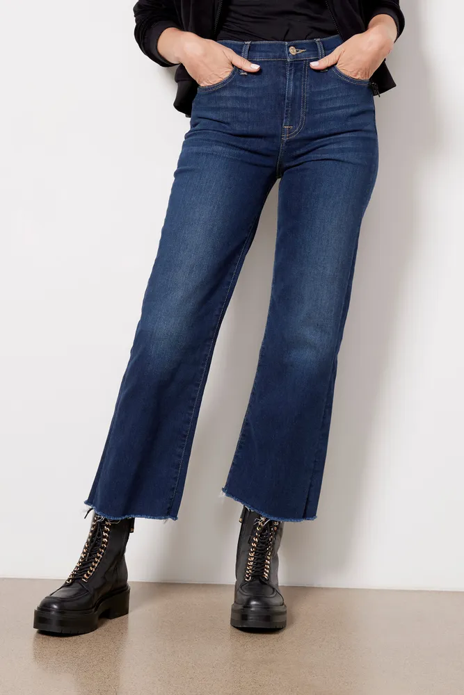 7 for all mankind cropped boot discount