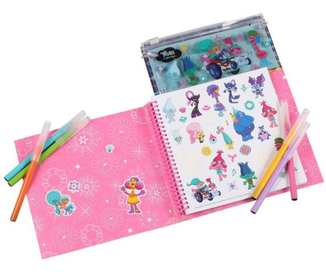 Barnes and Noble Dreamworks Trolls: TrollsTopia: Living in Harmony ...