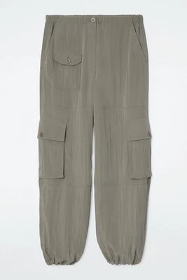 UNIQLO HEATTECH Parachute Trousers | King's Cross