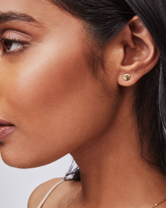 Dira stud earrings in gold hotsell