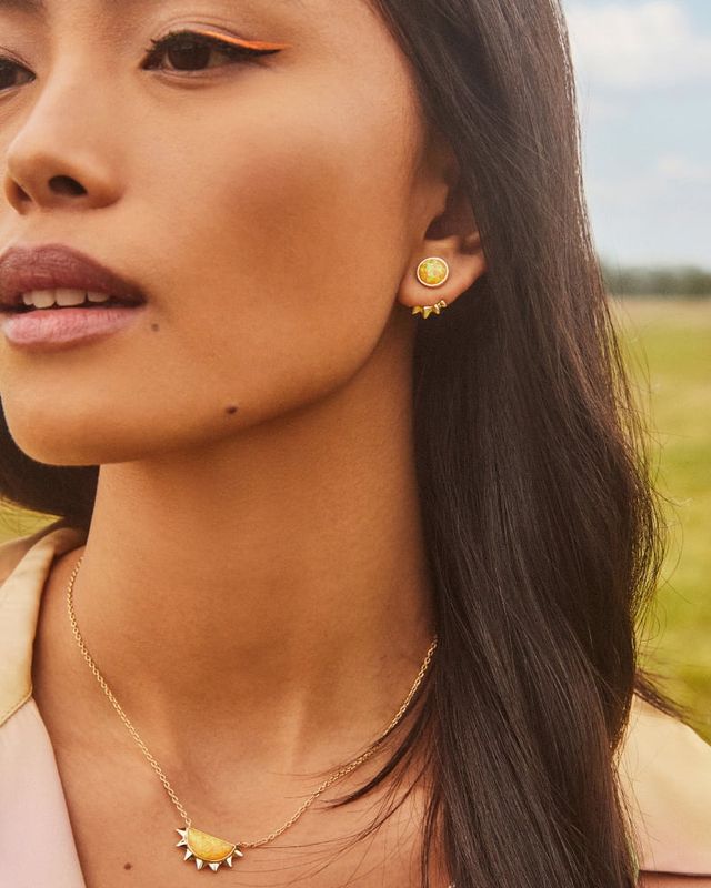 Kendra scott camelia earrings top