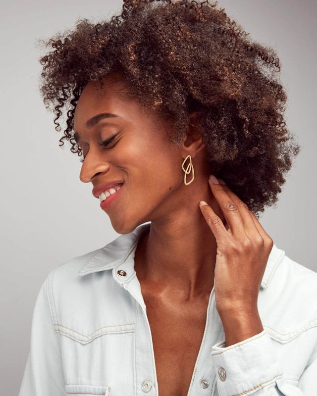 kendra scott myles hoop earrings in gold www.szkklm.si