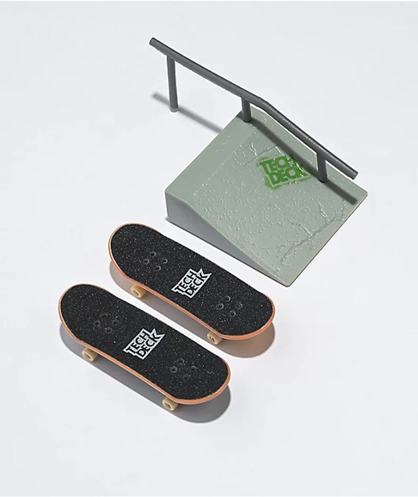 Tech Deck VS Assorted Fingerboard Pack Mall of America®