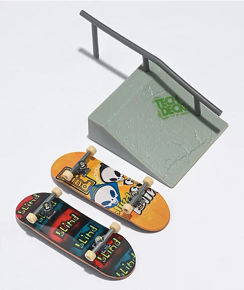 Tech Deck VS Assorted Fingerboard Pack Mall of America®