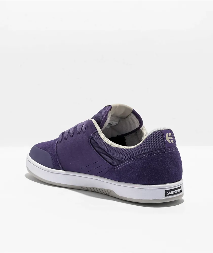 Purple etnies top