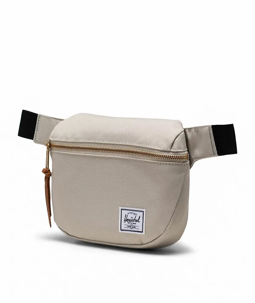 Herschel fifteen light store