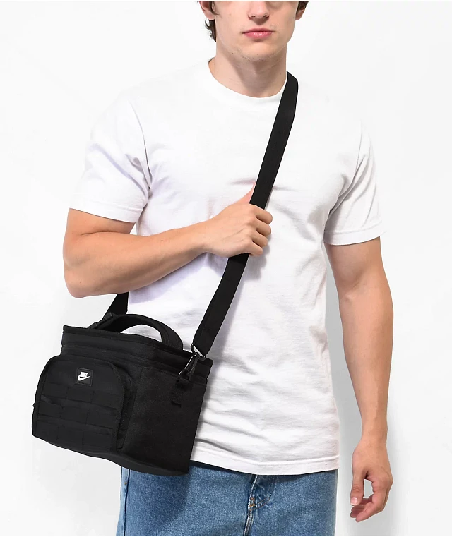Nike Futura Sport Black Lunch バッグ Nike Futura Sport Black Lunch Bag | Zumiez