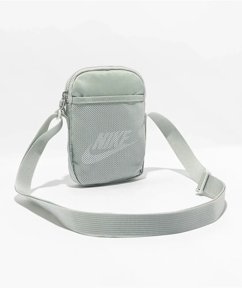 Nike heritage sales small