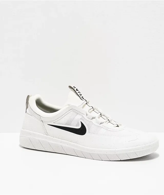 Nike sb nyjah free black & white skate hotsell shoes