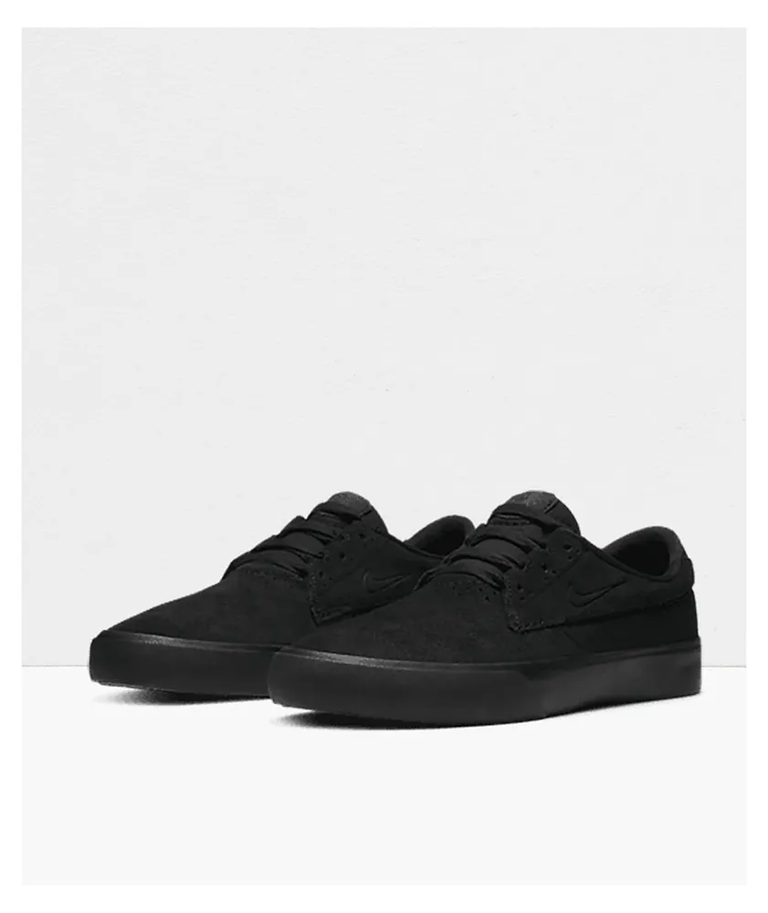 Nike sb hotsell all black shoes