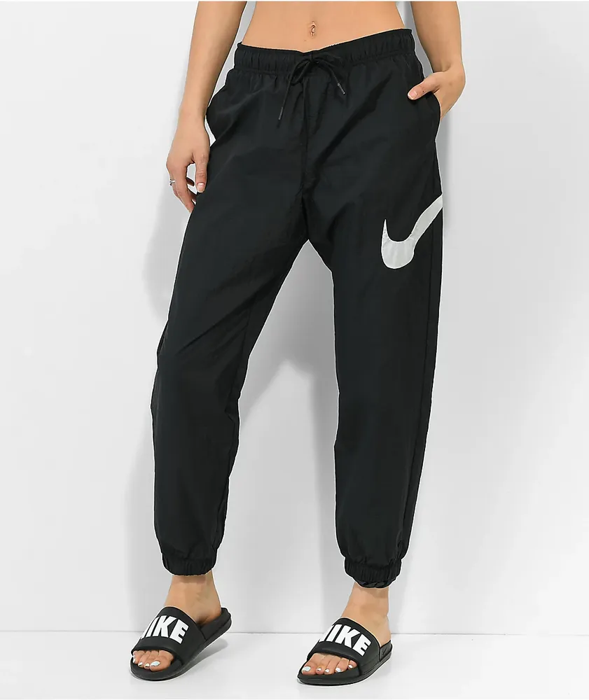 Women's nike sportswear essential jogger pants store