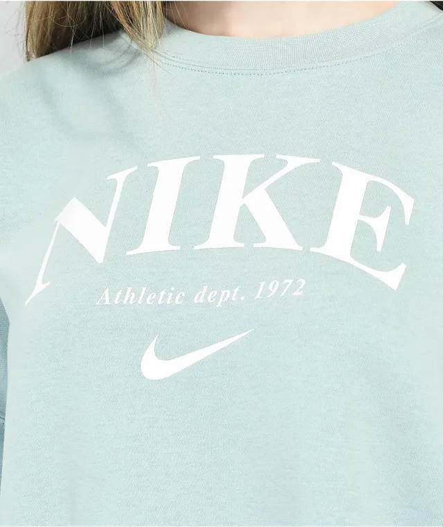 Light blue nike crew neck outlet