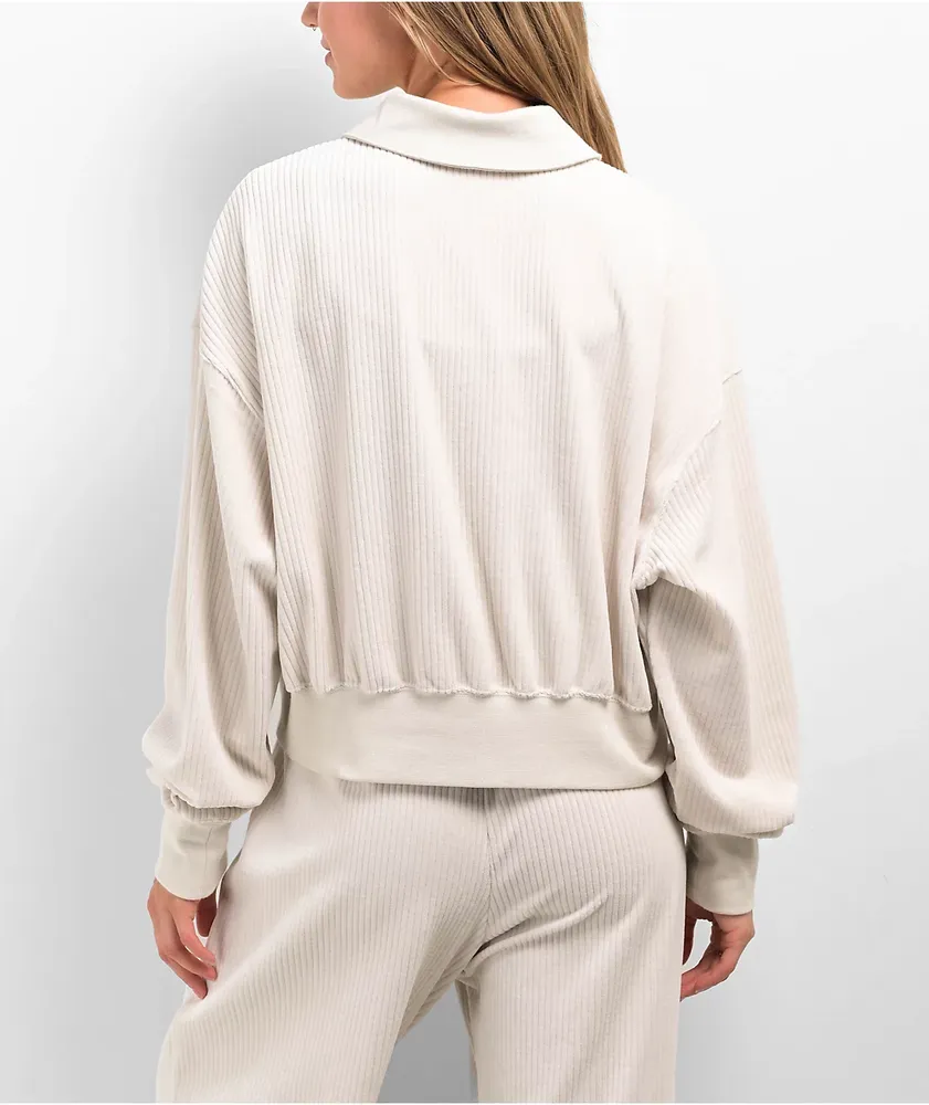 Nike cream 2025 cropped sweatshirt