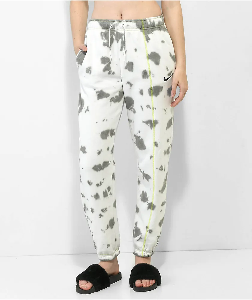 Tie dye sweatpants 2025 nike
