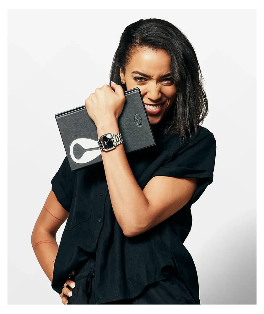 Nixon watches new arrivals us