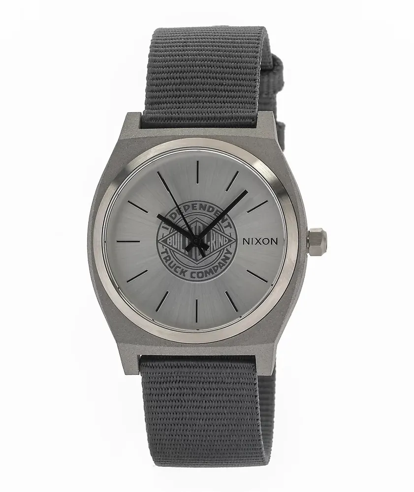 Nixon silver hotsell