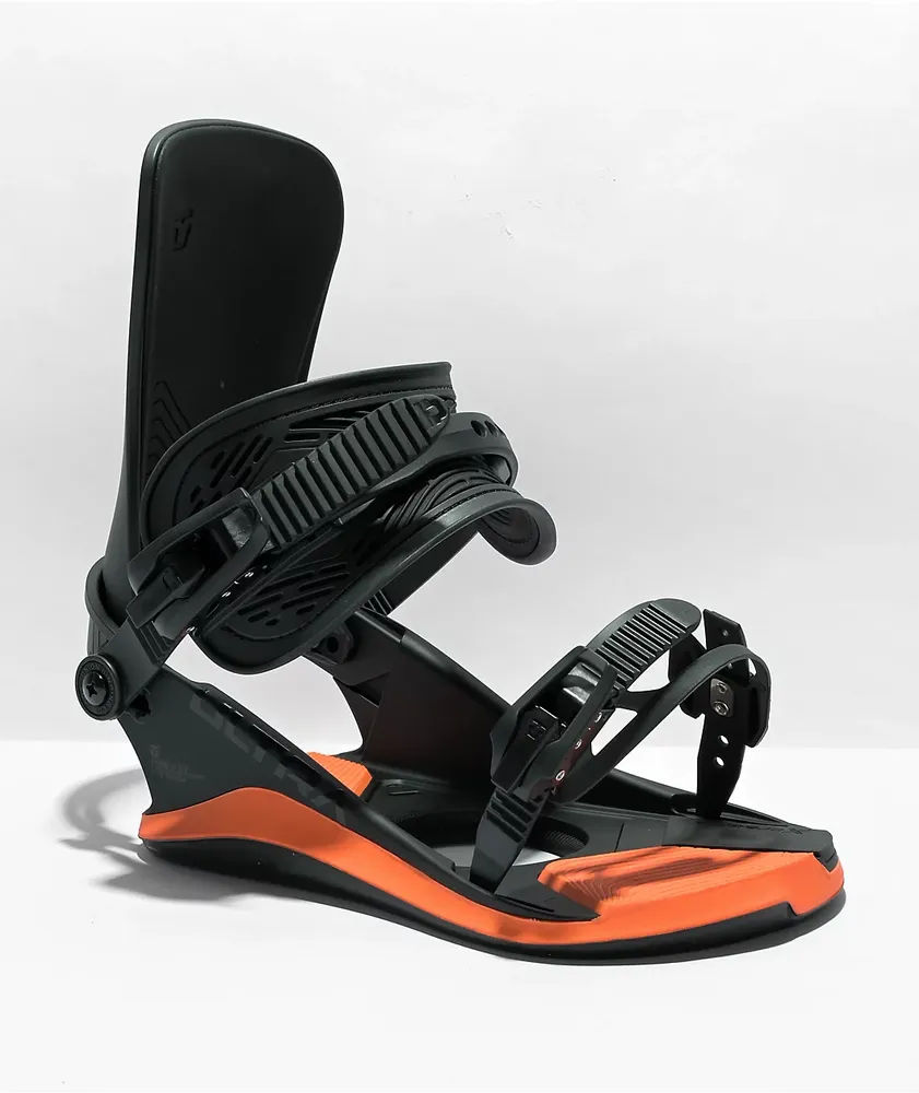 Union Ultra Black Snowboard Bindings 2023 at Foxvalley Mall in