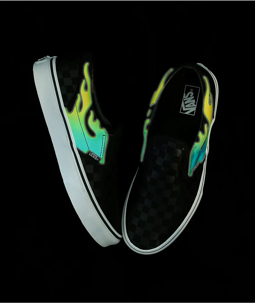 Vans slip on online checkerboard flame skate shoe