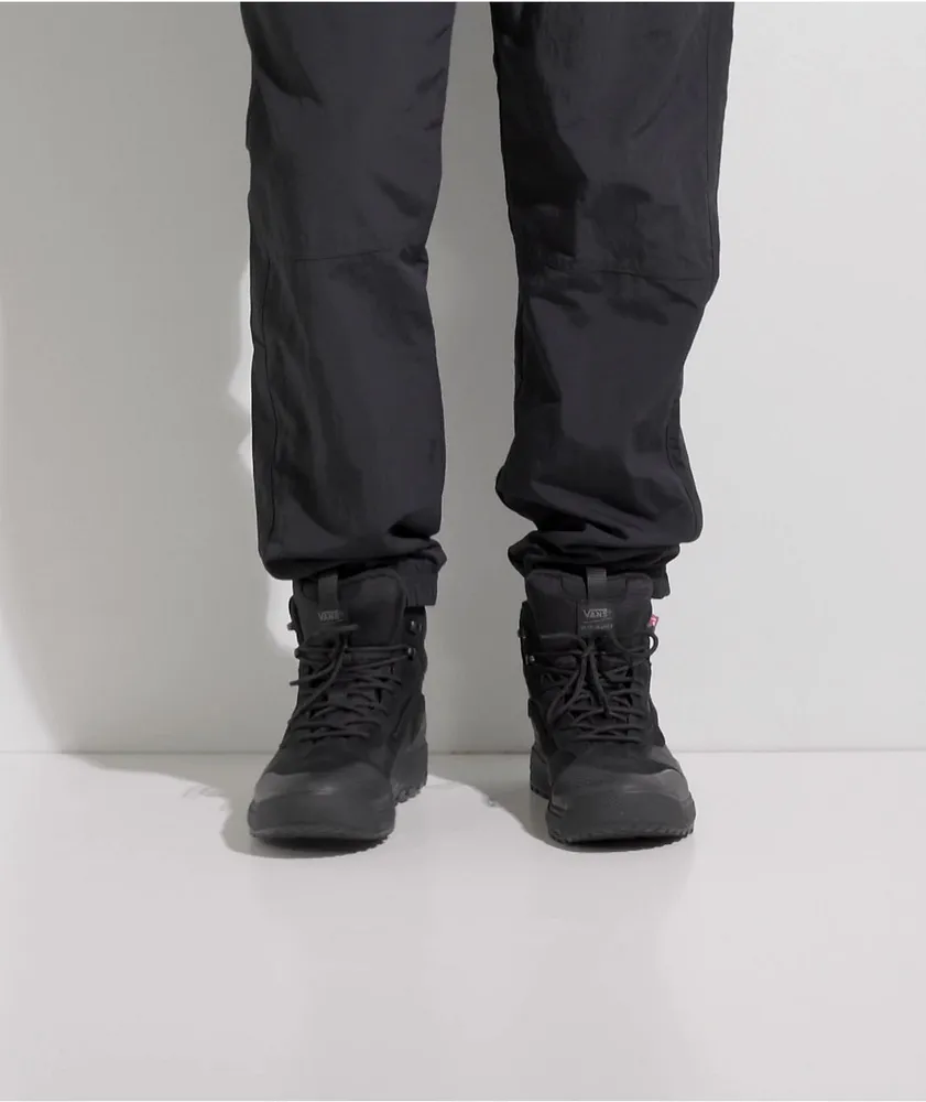 Vans ultrarange hi best sale mte black shoes
