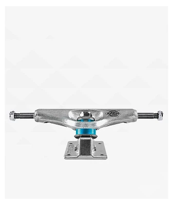 Venture Yuto V-Hollows Great Wave Silver & Blue 5.6 Skateboard