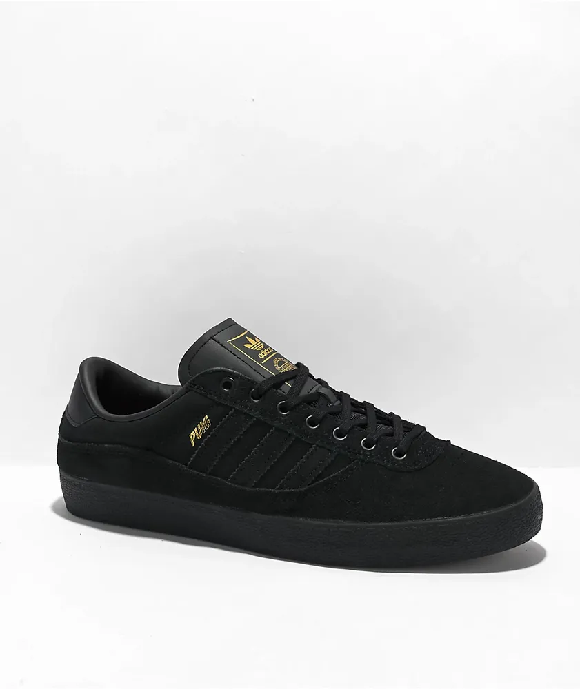 Suede skate shoes top