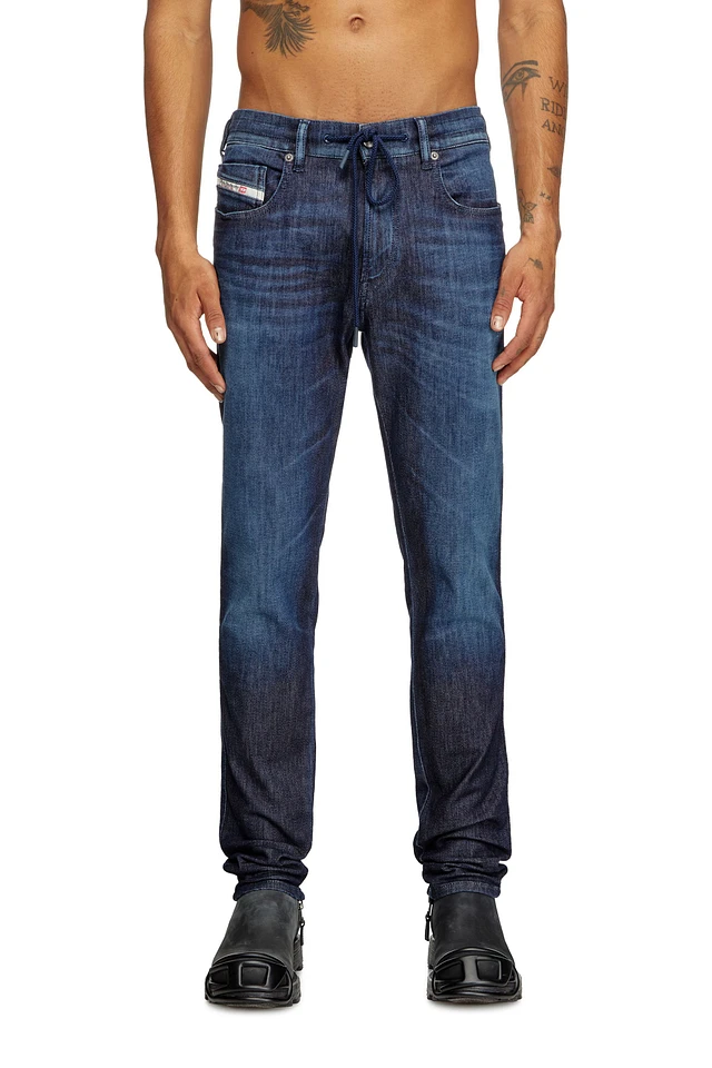 Shop Diesel Slim 2062 D-Strukt Joggjeans® 068RZ at Beverly