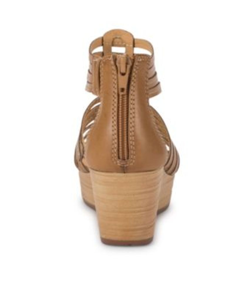 Baretraps Women's Mallison Platform Wedge Sandals Mall of America®